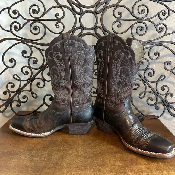 Women’s Brown Leather Western Cowboy Boots - Classic Embroidered Shaft - Picture 3 of 6